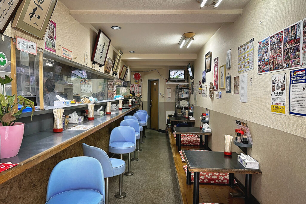 入り口からみた店内の様子。